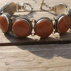 กำไลข้อมือแฟชั่นผู้หญิง หลากหลายแบบ ประดับด้วยพลอยซันสโตนธรรมชาติ เงินเยอรมัน งานแฮนด์เมด ดีไซน์เนอร์ เครื่องประดับอัญมณีชั้นดี - Product Image 1