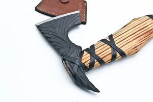 ขวานสไตล์ไวกิ้งทำมือจาก PAK ENTERPRISES พร้อมด้ามไม้โค้งหุ้มหนังและปลอกป้องกัน - Product Image 4