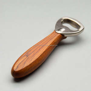 Ouvre-bouteille à poignée en bois de qualité supérieure Design élégant fait à la main Métal antirouille robuste Longue durée de vie Idéal pour l'utilisation de boissons dans la cuisine du bar - Product Image 3