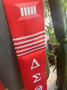Estola de Graduación Roja y Blanca con Borla Roja para Graduación 2025, Accesorios Escolares de Satén Africano, 72x4 Pulgadas, para Adultos - Product Image 3