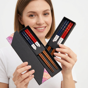 Baguettes en bois traditionnelles réutilisables en vrac, personnalisables pour les hôtels et les cadeaux d'affaires - Product Image 1