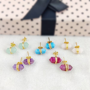 Boucles d'oreilles clous en argent 925 plaqué or avec grenat en forme de pointe de crayon – Bijoux faits main en pierres précieuses à double terminaison, vente en gros - Product Image 3