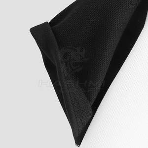 T-shirt respirant pour homme avec un design épuré, tissu extensible et coupe décontractée, parfait pour les journées d'été et confortable au quotidien - Product Image 5