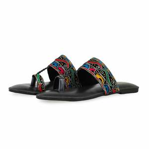 Sandales à talons fantaisie noires EC0213 Chappal confortables et élégantes - Product Image 3