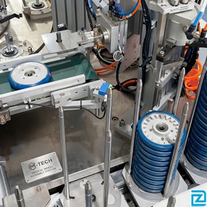 Machine d'assemblage entièrement automatique de la marque DaZhan avec roulettes médicales intégrées et mécanismes d'inspection pour garantir la qualité des produits - Garantie 1 an - Product Image 3