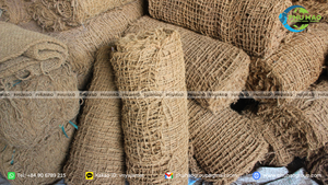 Filet en fibre de coco tissé biologique pour la protection des terres et la lutte contre l'érosion dans les zones agricoles - Product Image 2