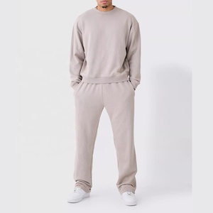 Ensemble de survêtement personnalisé pour homme en mélange polyester/coton respirant et écologique, avec sweat à capuche évasé en molleton délavé au soleil - Product Image 1