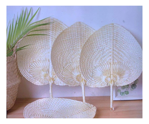 Abanico de Mano Ligero de Bambú con Diseño Vintage de Hoja de Palma, Ideal para Regalos de Fiesta - Product Image 1