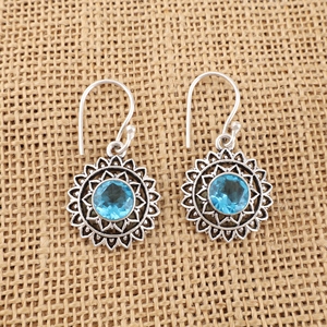 Pendientes de Plata de Ley 925 Hechos a Mano con Topacio Azul Suizo y Corte Redondo, con Engaste de Latón y Bisel, Joyería de Moda - Product Image 2