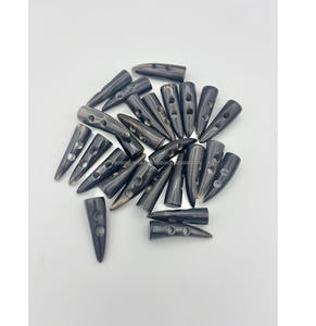 Broches de cuerno de búfalo hechos a mano |   Accesorios de Fijación para Ropa Ecológicos - Product Image 1