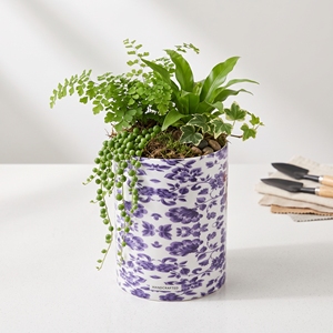 Pot de fleurs cylindrique en métal, pot de fleurs vintage bleu et blanc à imprimé floral, pot de fleurs d'intérieur pour table, seau décoratif pour la maison et le jardin - Product Image 1