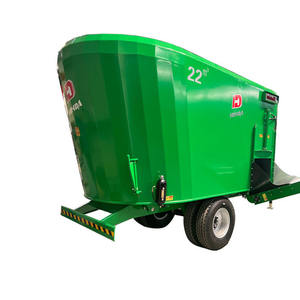 Mélangeur TMR horizontal monté sur tracteur pour le broyage et le mélange des aliments pour bovins et moutons - Product Image 3