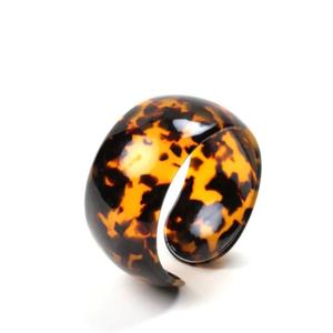 Bracelets élégants en résine pour femmes, finition lisse, bijoux légers pour mariage, festival et soirée - Product Image 3