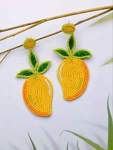 Boucles d'oreilles et créoles colorées brodées à la main avec perles de verre pour fêtes estivales et événements festifs – Nouvelle collection de bijoux fantaisie pendantes - Product Image 5