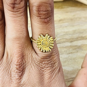 2026 Latest Design <b>Sunflower</b> Statement <b>Ring</b> Floral Brass <b>Rings</b> For Women 18k Gold Plated Twisted Band Dainty Wholesale/OEM/ODM - Product Image 4