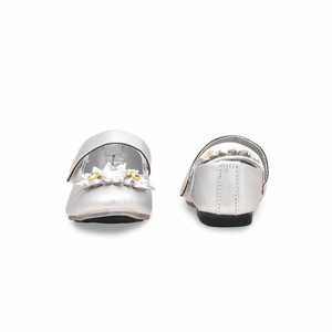 Zapatos planos formales de plata para niñas KD2349 - Product Image 2