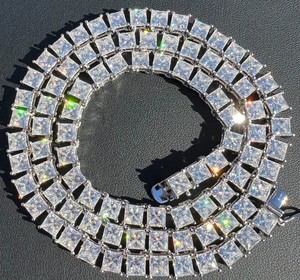 Envío directo desde EE. UU. Collar de cadena tipo tenis con racimo de diamantes de moissanita VVS de plata de ley 925 para mujer - Product Image 1