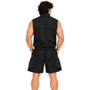 Ensemble gilet utilitaire et short cargo en nylon noir, multi-poches, zippé, sans manches, style streetwear, avec logo personnalisé, vente en gros OEM, débardeur - Product Image 3