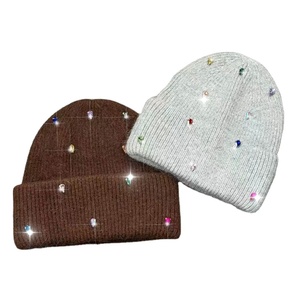 Gorro de Punto con Pedrería Blanca para Mujer, Gorro de Invierno Acrílico con Puño, Brillante y Bonito - Product Image 2