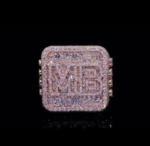 Anillo de Plata de Ley 925 con Letra Personalizada en Forma Cuadrada, con Diamantes Moissanite VVS, Micro Pavé, Estilo Hip Hop, para Uso Diario - Product Image 1