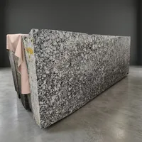 Granit bleu glacé élégant, pierre naturelle de qualité supérieure avec un motif bleu raffiné pour les revêtements de sol, les panneaux muraux, les îlots de cuisine et les aménagements modernes