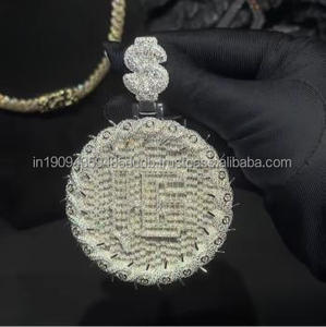 จี้เพชรโมอิสซาไนต์ทรงกลมแบบ Iced Out ตัวเรือนเงินแท้ 925 ประดับด้วยการฝังแบบ Baguette Stone และสไตล์ฮิปฮอป - Product Image 3