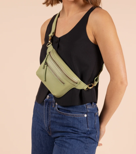 Riñonera cruzada verde claro con cremallera, gran capacidad, impermeable, accesorio para festivales y viajes - Product Image 1