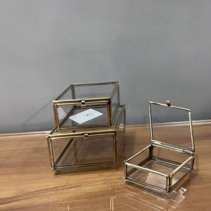Juego de 3 Cajas de Joyería Pequeñas de Diseño Artesanal, Cajas Decorativas de Vidrio con Acabado en Latón, Modelo B631 ABC - Product Image 3