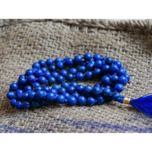 Collar Mala de 108 cuentas de Lapislázuli con cuentas Guru de plata alemana, anudado, para meditación, yoga y oración, unisex, fabricado por Sigma Exports - Product Image 1