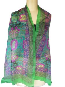 Élégant foulard long 100% soie imprimé floral avec bordure verte, accessoire de mode féminin toutes saisons multifonctionnel - Product Image 1