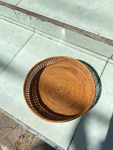 Cesta de Mimbre Tejida, Color Natural, Hecha a Mano, Decorativa, Apta para Alimentos, Bandeja de Almacenamiento Multifuncional para Armario, la Más Vendida en Indonesia - Product Image 1