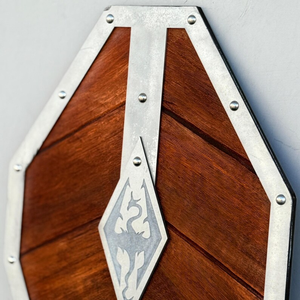 Escudo de Madera Estilo Vikingo de 18 Pulgadas, Accesorio de Disfraz para Cosplay, Inspirado en el Mundo Nórdico Medieval, Decoración para Exhibición en Pared - Product Image 5