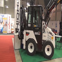 Mini-chargeuse sur chenilles HIDROMEK HMK 62T homologuée EPA CE avec vérin hydraulique Eaton, moteur, pompe, boîte de vitesses et PLC