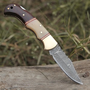 Couteau pliant en acier damas forgé à la main sur mesure avec manche en bois de rose et os - Product Image 4