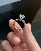 Bague de fiançailles pour femme en argent sterling 925 de luxe la plus demandée, sertie de moissanite taille ovale, personnalisable, monture à griffes, plaquée rhodium