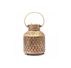 Elegante Portavelas de Hierro Hecho a Mano para Decoración de Hogares de Lujo y Espacios Espirituales - Product Image 4