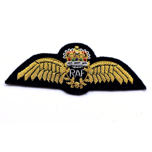 Insignias Bordadas a Mano Personalizadas para Blazer con Mangas de Ala y Rangos de Hombro para Uniformes Escolares - Product Image 6