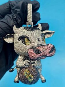 Colgante de moissanita colorido con diseño de cara de vaca, colgante de Hip Hop, colgante de plata 925, colgante para amantes de los animales, colgante personalizado con incrustaciones de circonitas para hombre - Product Image 5