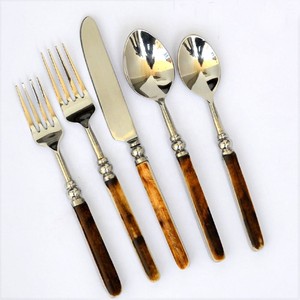 Ensemble de couverts de style européen avec manche en résine, design osseux, finition miroir, durable, pour mariage, hôtel, restaurants, vaisselle de table - Product Image 1