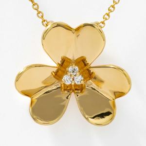 Elegante Collar con Colgante de Flor de Diamante Cultivado en Laboratorio en Oro Amarillo de 14K, Corte Radiante, Claridad VVS, Cierre de Langosta, para Uso Diario o Especial - Product Image 1