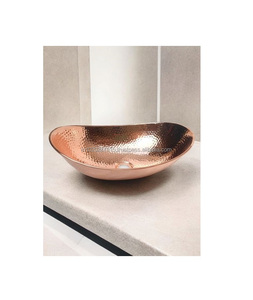 Bassin en cuivre de qualité supérieure fabriqué à la main pour les designers d'intérieur à la recherche de pièces d'accent vintage uniques pour les rénovations de luxe - Product Image 3