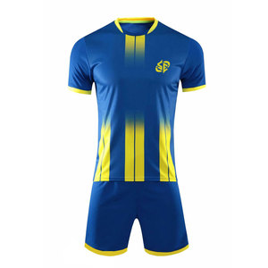 Tenue d'équipe de qualité supérieure, uniforme de football sur mesure, uniforme de football en tissu durable, uniforme de football pour hommes - Product Image 1