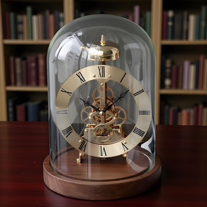 Horloge de table mécanique en laiton de style antique avec dôme en verre, cadran à chiffres romains, engrenages apparents, pour la décoration de bureau ou de bibliothèque - Product Image 2