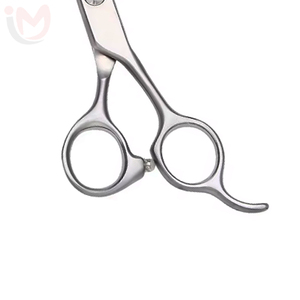 Kit de Corte de Cabello para Hombre IMANS ENTERPRISES, Tijeras de Peluquería de Acero Inoxidable de 6 Pulgadas con Punta Redonda para Diestros, Incluye Bolsa de Cuero - Product Image 3