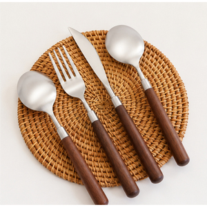 Ensemble de couverts en acier inoxydable avec manche en bois de noyer naturel, 4 pièces, pour hôtel et restaurant, à prix abordable - Product Image 4