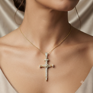 SHRAMAN DIAMOND Croix de Jésus minimaliste personnalisée, plaquée or 10K, sertie de diamants de laboratoire taille brillant, breloque fine religieuse chrétienne unisexe - Product Image 2