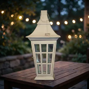 โคมไฟโลหะทรงสี่เหลี่ยมพร้อมแผงกระจก ที่ใส่เทียนกลางแจ้งทนทาน สีขาว - Product Image 1