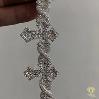 Pulsera de Cadena Cruzada Premium con Incrustaciones Brillantes de Diamantes y Estilo de Joyería de Alta Gama