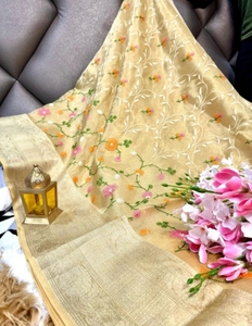 Sari en soie tissée Kanjivaram KV (Or) - Vêtement traditionnel pour les fêtes d'enfants - Product Image 4