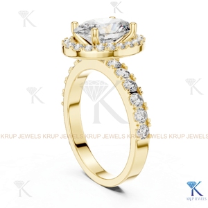 Bague de fiançailles ovale en diamant CVD cultivé en laboratoire sur mesure avec halo et bande pavée en or massif - Product Image 5